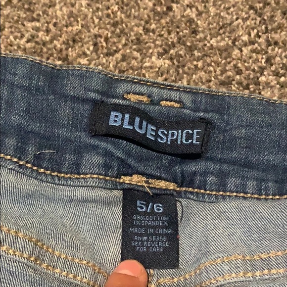 Shorts - Picture 3 of 3